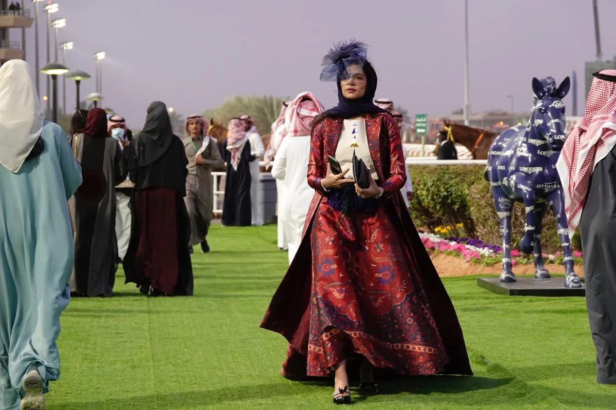 It was not just on track where the stakes were high at the Saudi Cup, once again the fashion stakes were raised off track as spectators pulled out all the stops and dressed to impress. (AN Photo/Huda Bashatah)