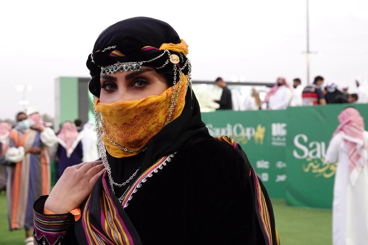 It was not just on track where the stakes were high at the Saudi Cup, once again the fashion stakes were raised off track as spectators pulled out all the stops and dressed to impress. (AN Photo/Huda Bashatah)
