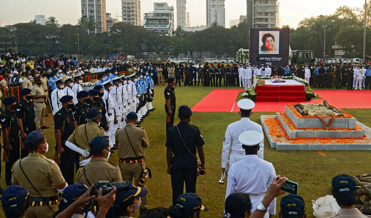 The mortal remains of Bollywood singer Lata Mangeshkar, draped in the national flag, during her funeral ceremony at Shivaji Park in Mumbai on February 6, 2022. (AFP)