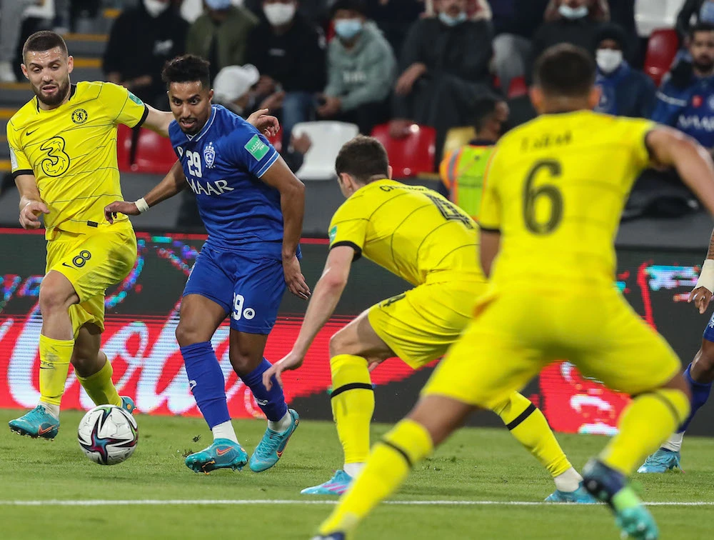 Al-Hilal star man Salem Al-Dawsari surrounded by Chelsea players during the Asian champions' 1-0 loss at the FIFA Club World Cup. (AN Photo/Basheer Saleh)