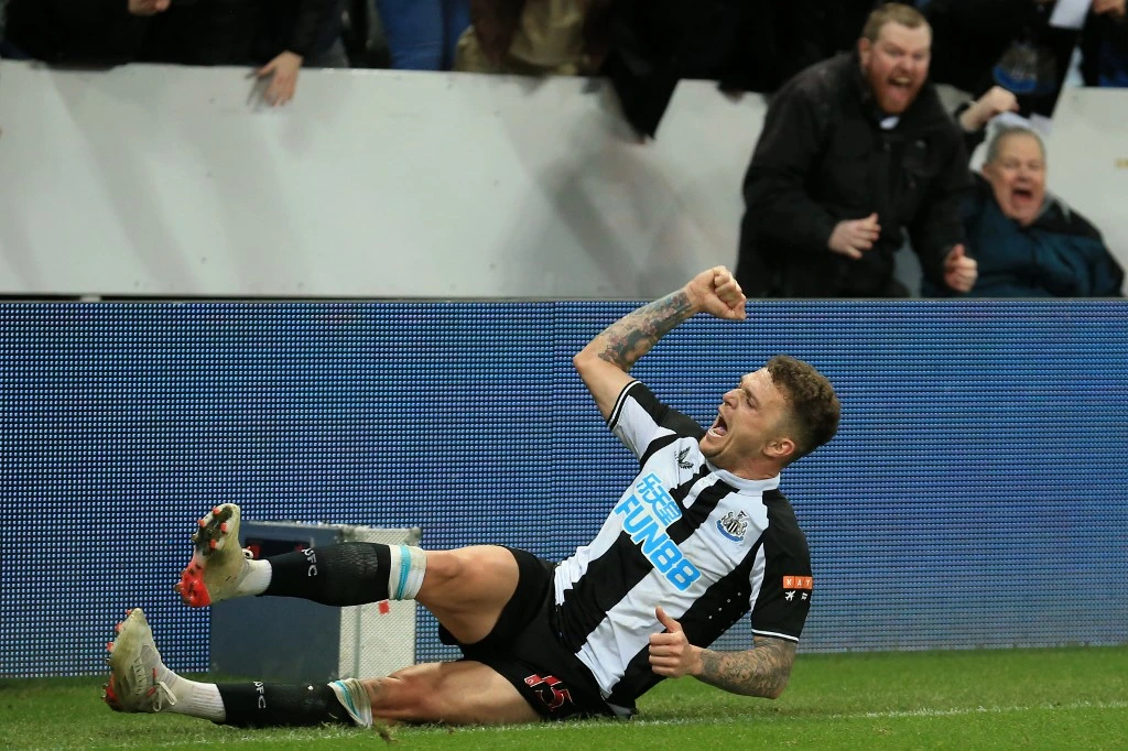 Newcastle United's English defender Kieran Trippier celebrates after scoring their third goal from a freekick during the English Premier League. (File/AFP)