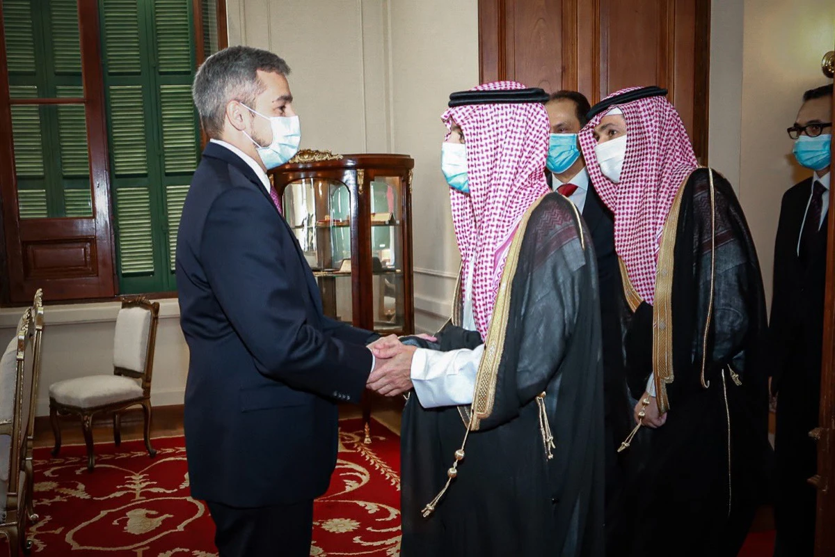 Paraguayan President Mario Abdo Benitez receives Saudi Minister of State for Foreign Affairs Adel Al-Jubeir. (Saudi Foreign Ministry)
