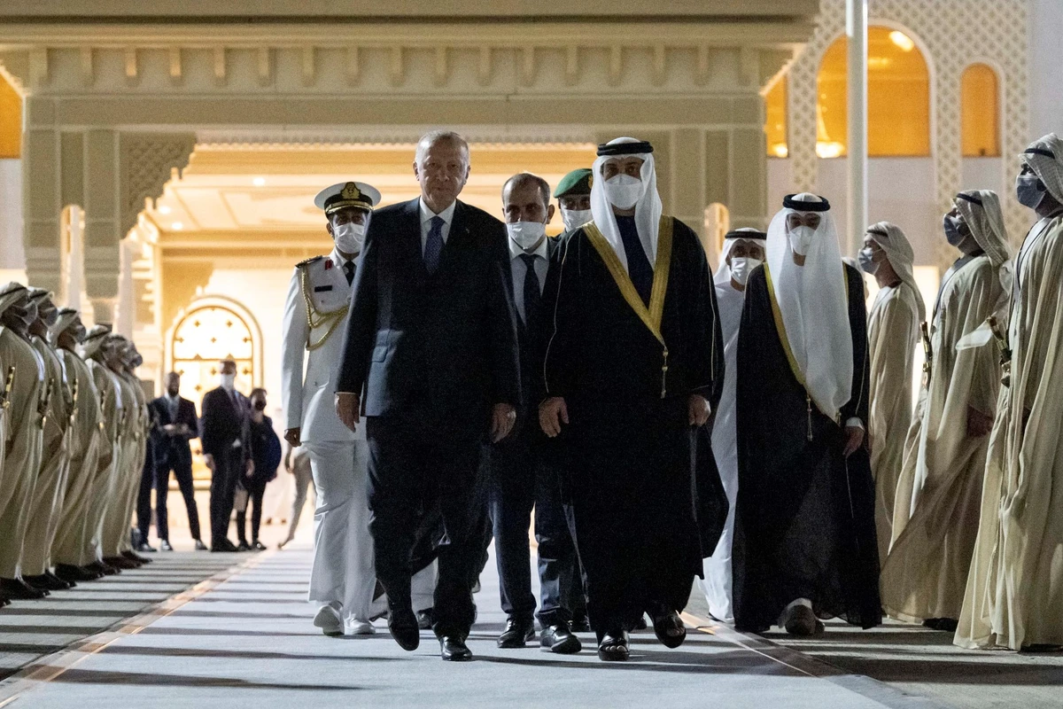 The Turkish president was seen off at the Presidential Terminal of Abu Dhabi International Airport by Sheikh Mansour bin Zayed Al Nahyan, Deputy Prime Minister and Minister of Presidential Affairs. (WAM)