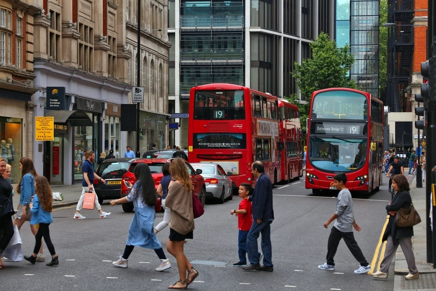 UK inflation hits nearly 30-year high of 5.5 percent