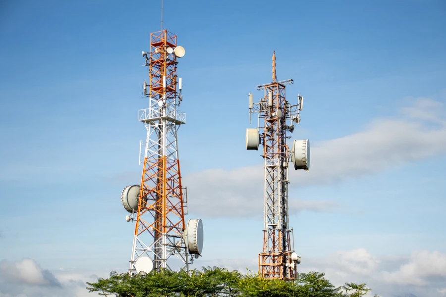 The Egyptian telecommunication sector witnessed 16 percent growth in 2021. Shutterstock
