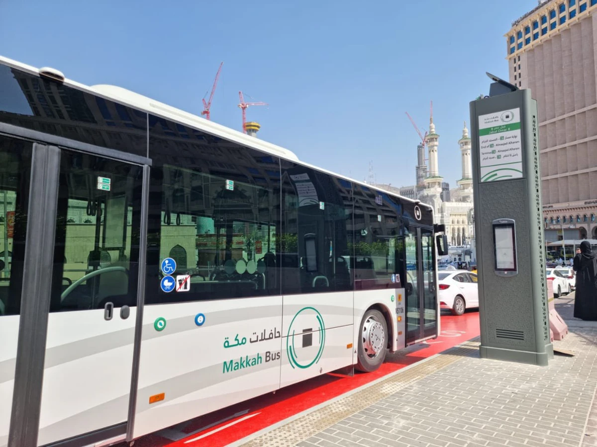 The trial phase for a public transport bus project in Makkah was launched on Tuesday. (@makkahregion)