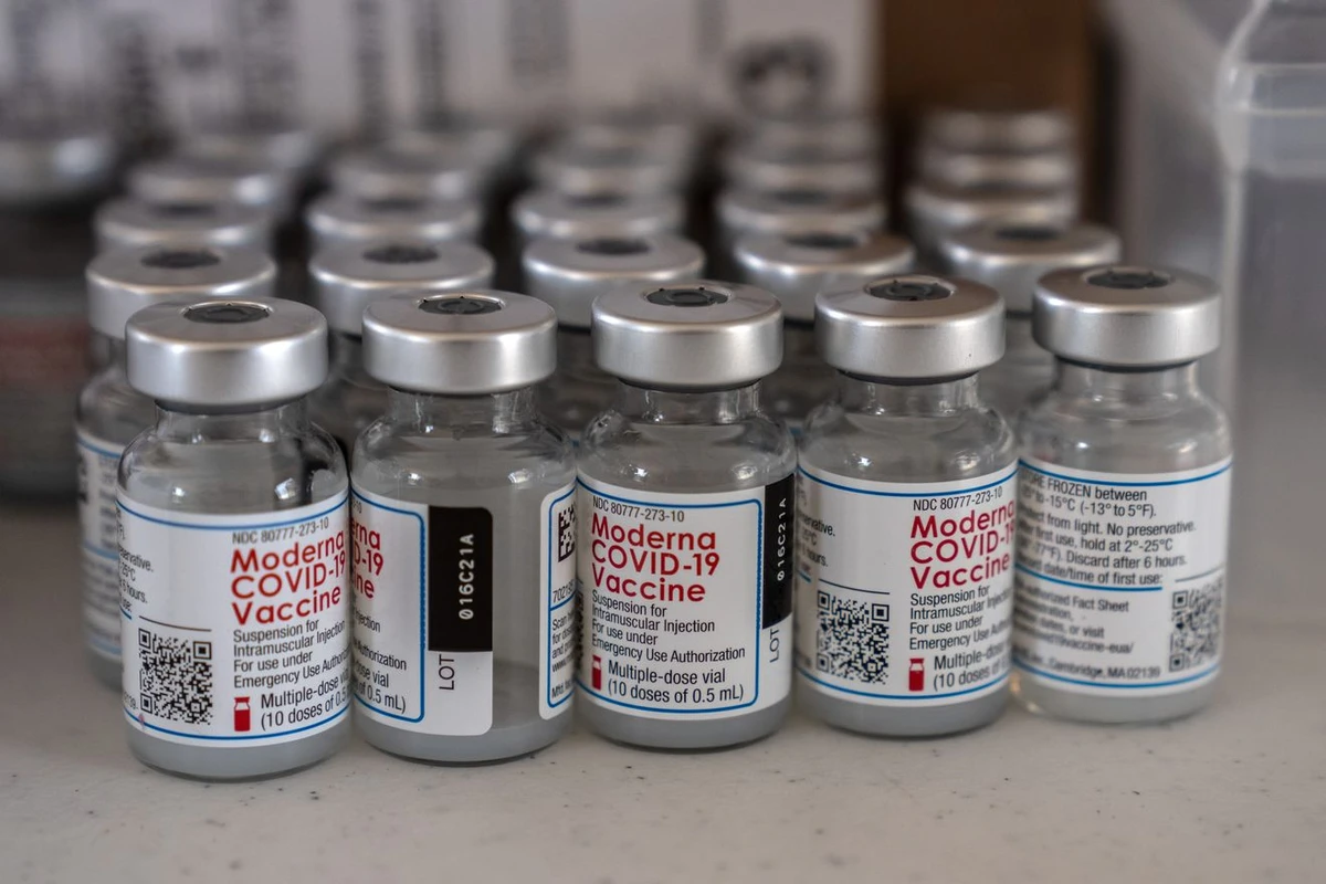 UK to trial Moderna omicron jab