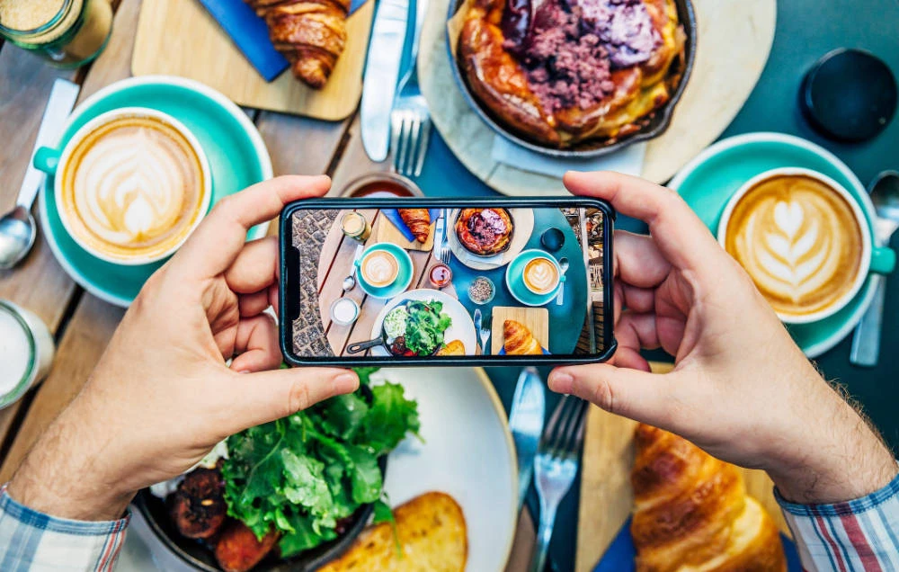 Social media platforms enhance dining experience for food lovers in Saudi Arabia