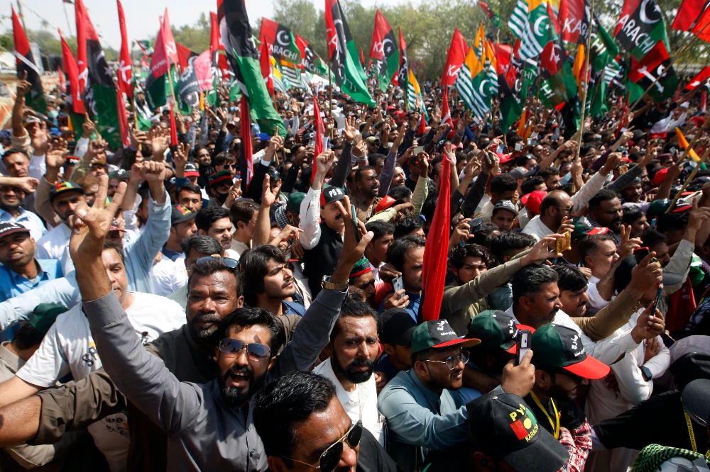 Pakistan’s opposition prepares no-confidence motion against PM