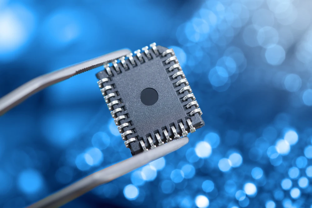 Russia's Ukraine invasion could worsen global chip shortage: Moody’s Analytics report