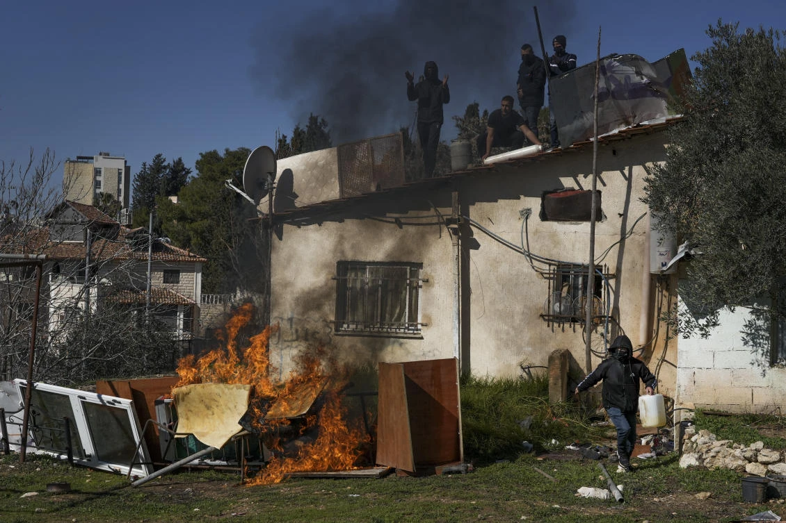 Israel freezes Palestinian evictions in East Jerusalem