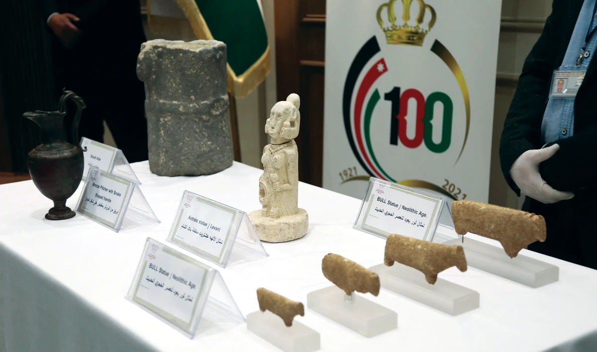 US returns billionaire’s plundered artifacts to Jordan
