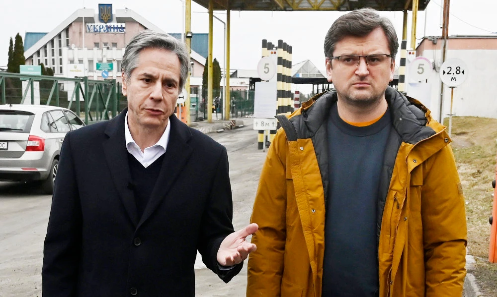 US Secretary of State Antony Blinken, left, and Ukrainian Foreign Minister Dmytro Kuleba speak to the media after meeting at the Ukrainian-Polish border crossing in Korczowa, Poland, Saturday, March 5, 2022. (AP)