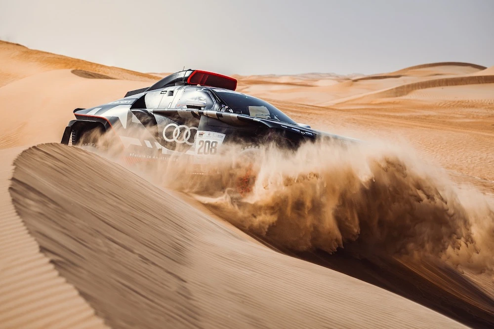 Peterhansel edges toward new place in record books as pressure builds on Sunderland at Abu Dhabi Desert Challenge