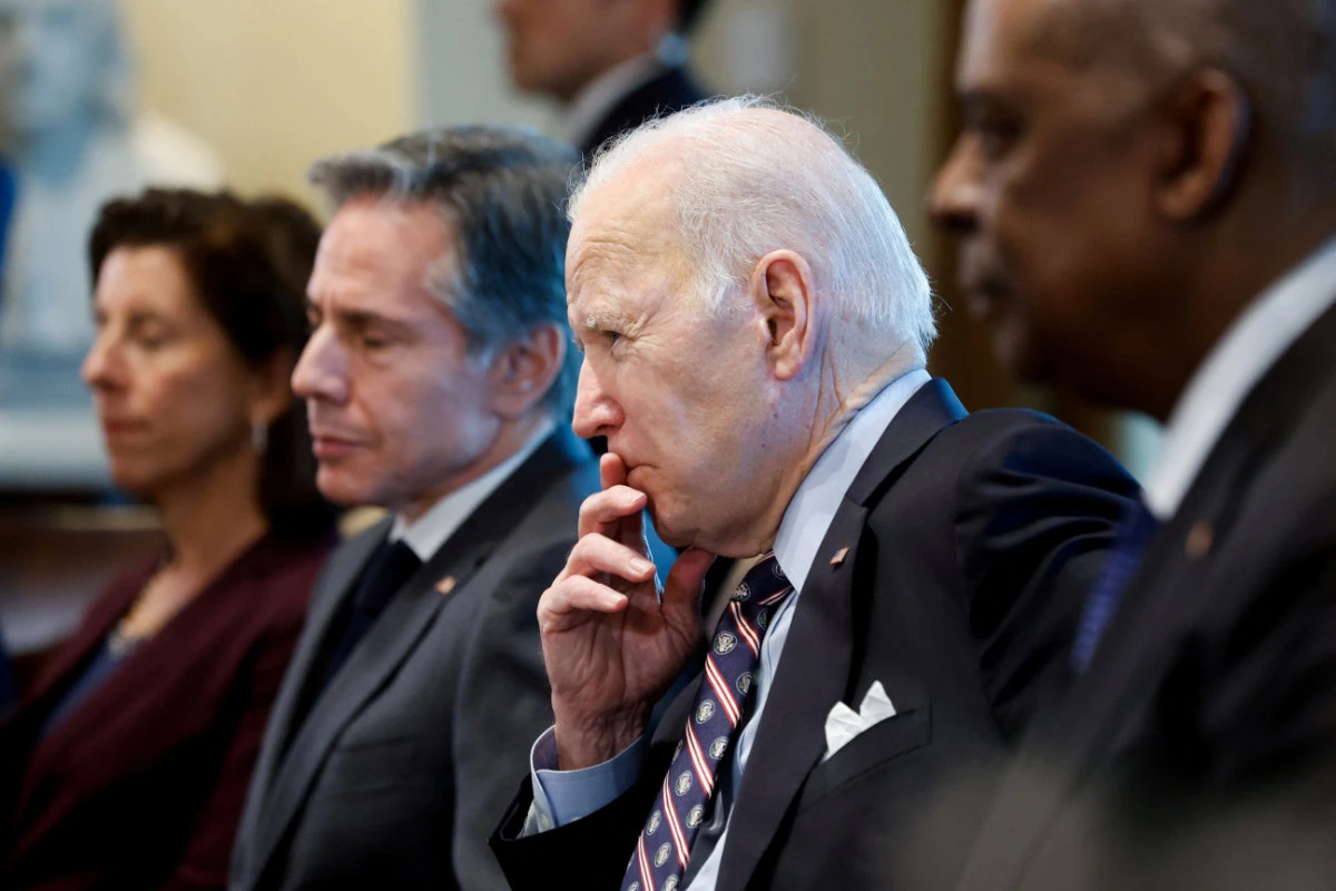 US President Joe Biden and members of his Cabinet attend a meeting with Colombia's President Ivan Duque at the White House in Washington on March 10, 2022. (REUTERS/Jonathan Ernst)