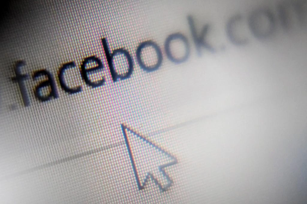 Facebook temporarily allows posts on Ukraine war calling for violence against invading Russians or Putin’s death. (File/AFP)