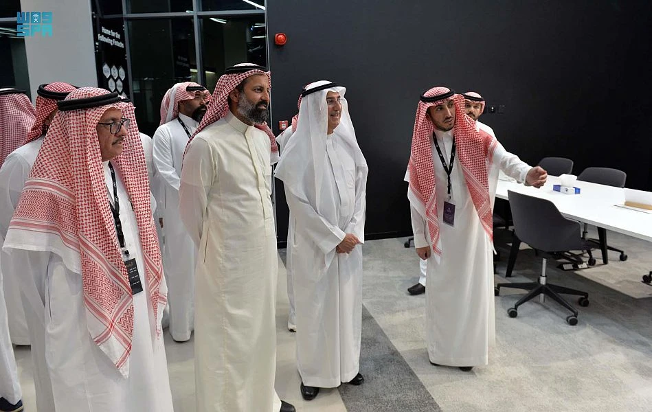 Attendants at the opening of the center included the Governor of the Central Bank of Saudi Arabia, Fahad Al-Mubarak, Chairman of the Board of the Capital Markets Authority Mohammed El-Kuwaiz, and Minister of Communications and Information Technology Abdullah Al-Swaha (SPA)