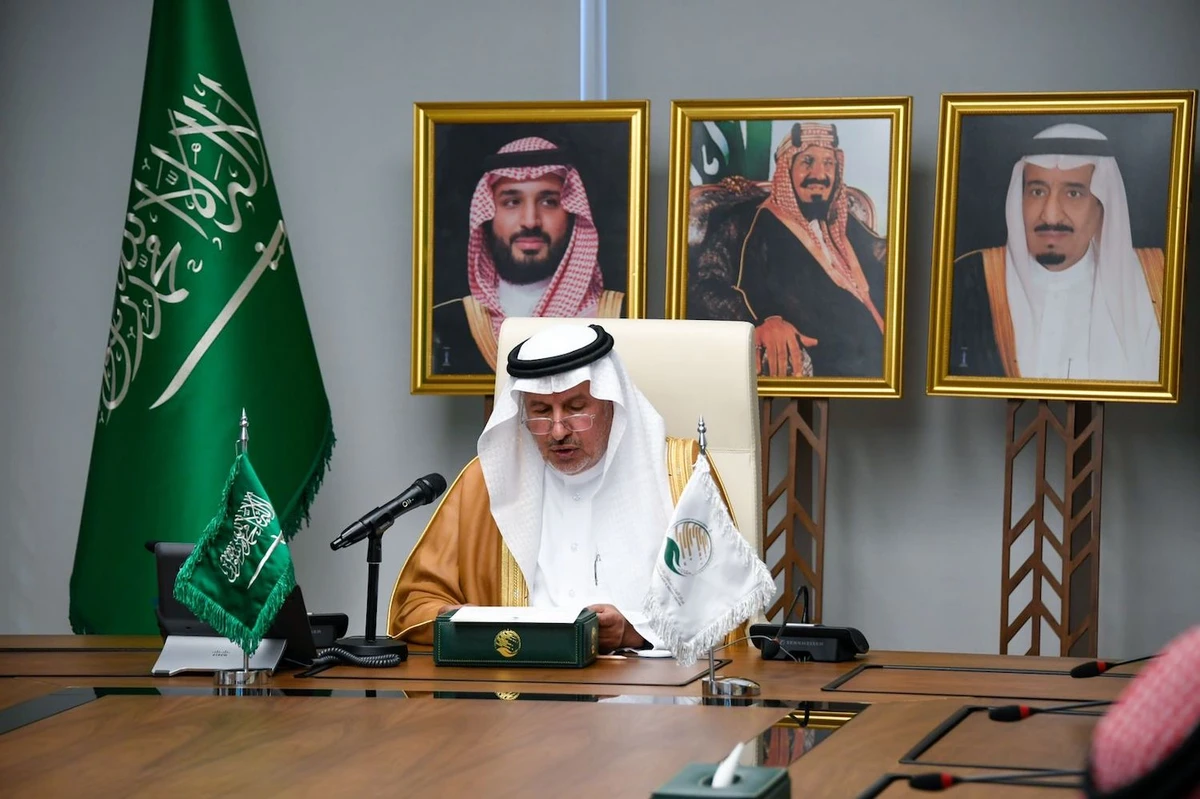 The head of the King Salman Humanitarian Aid and Relief Center Dr. Abdullah Al-Rabeeah. (@KSRelief_EN)