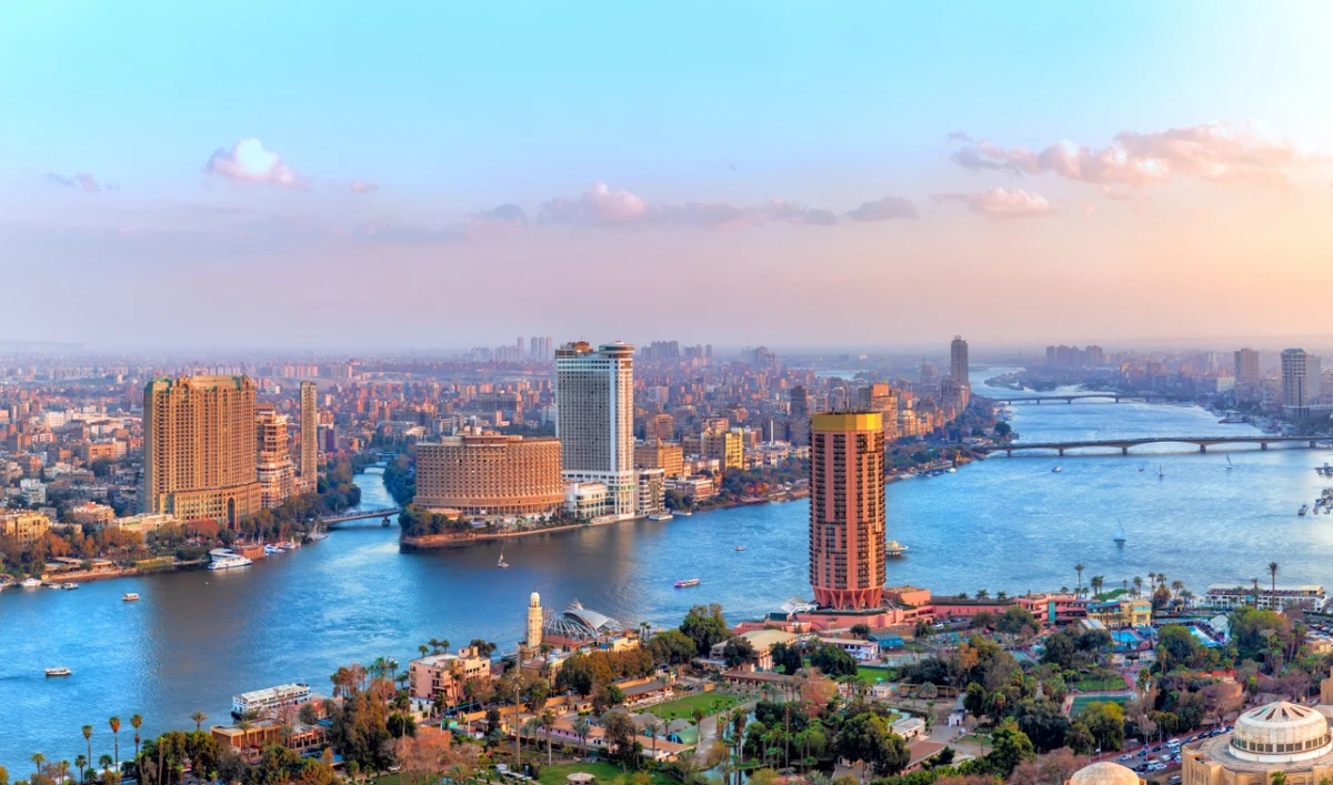 Much of Egypt's buffer comes from President El-Sisi’s economic reforms that led to the emergence of mega real estate projects, new cities, massive improvements in infrastructure and the expansion of the Suez Canal. (Shutterstock)