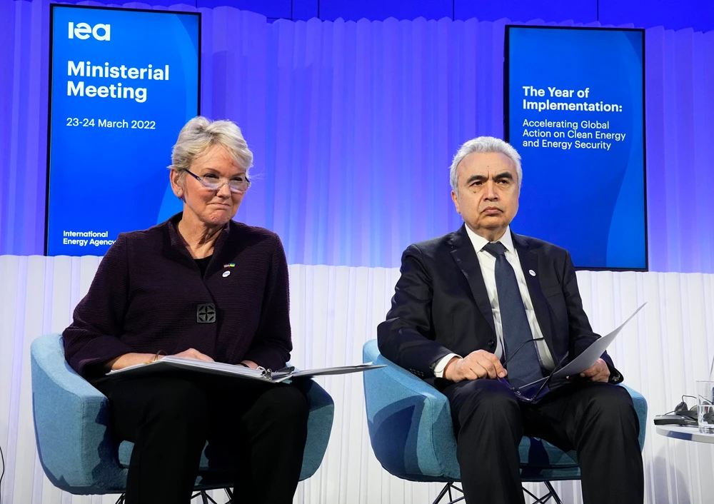 US Secretary of Energy Jennifer M. Granholm and IEA Executive Director Fatih Birol attend the opening session of the IEA ministerial meeting, Paris, France, Wed., Mar. 23, 2022. (AP Photo)