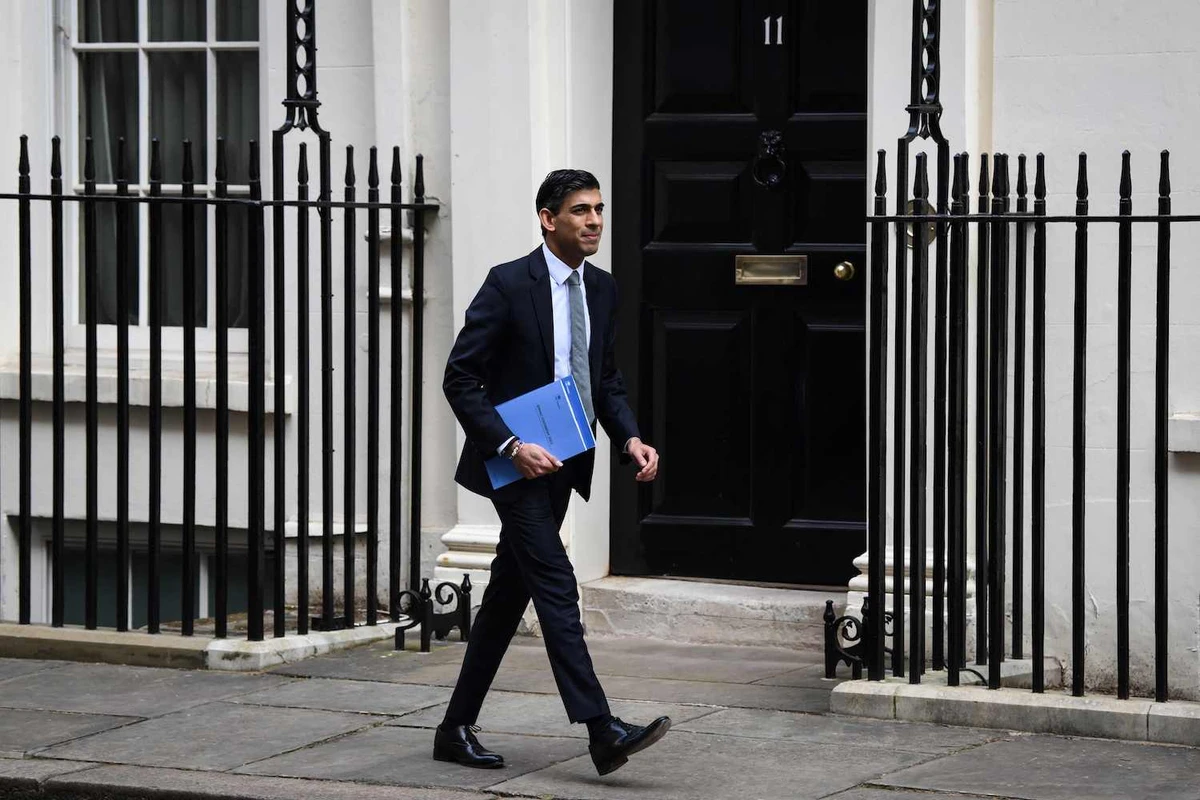 UK’s Sunak cuts taxes to soften cost-of-living hit