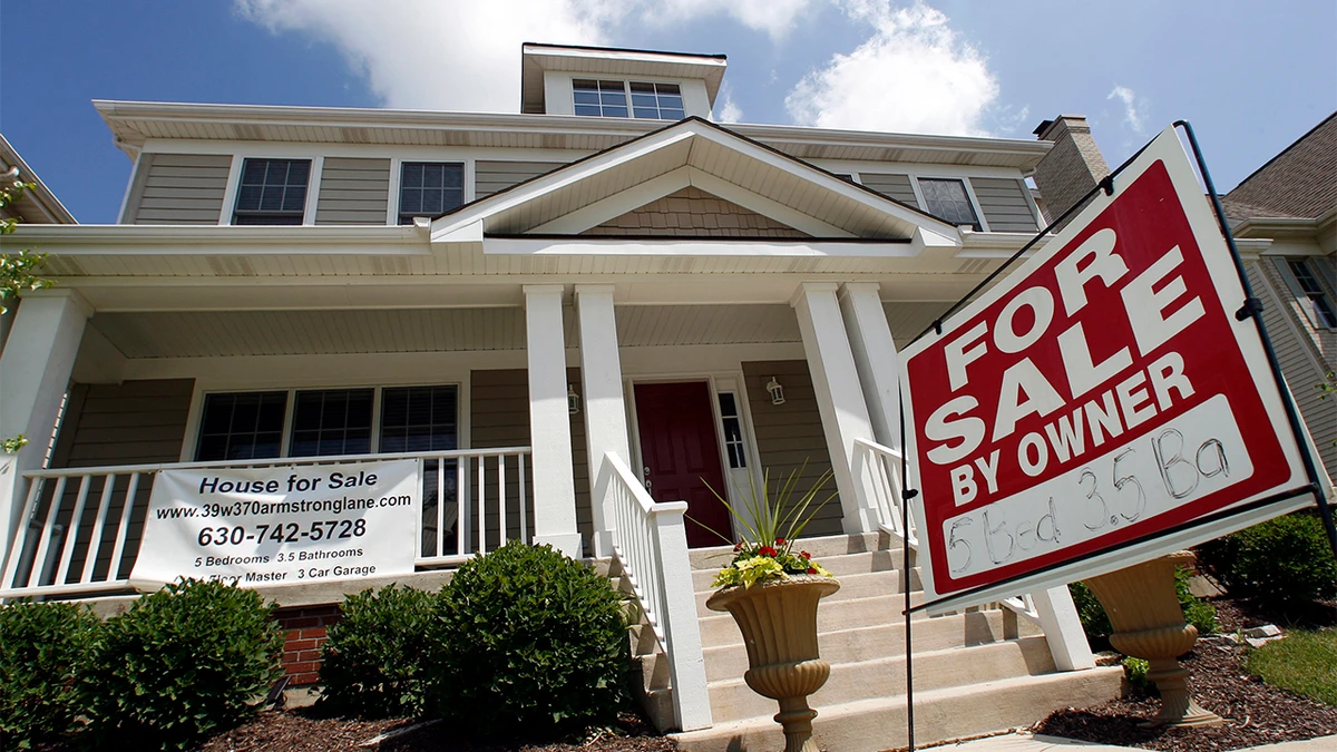 US new home sales decline further as mortgage rates, prices climb