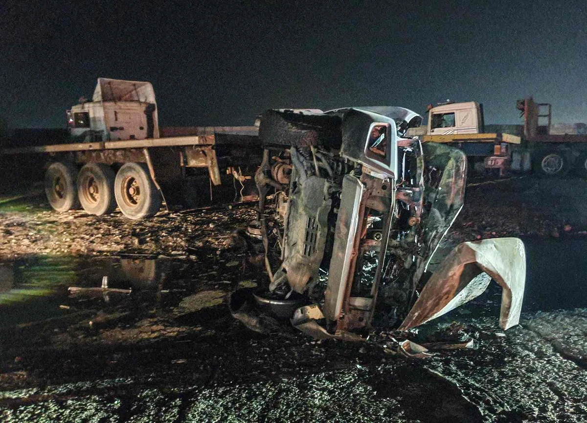 Yemeni officials: Car bomb killed military commander in Aden