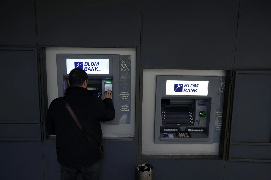 Lebanese judge calls c.bank governor for questioning