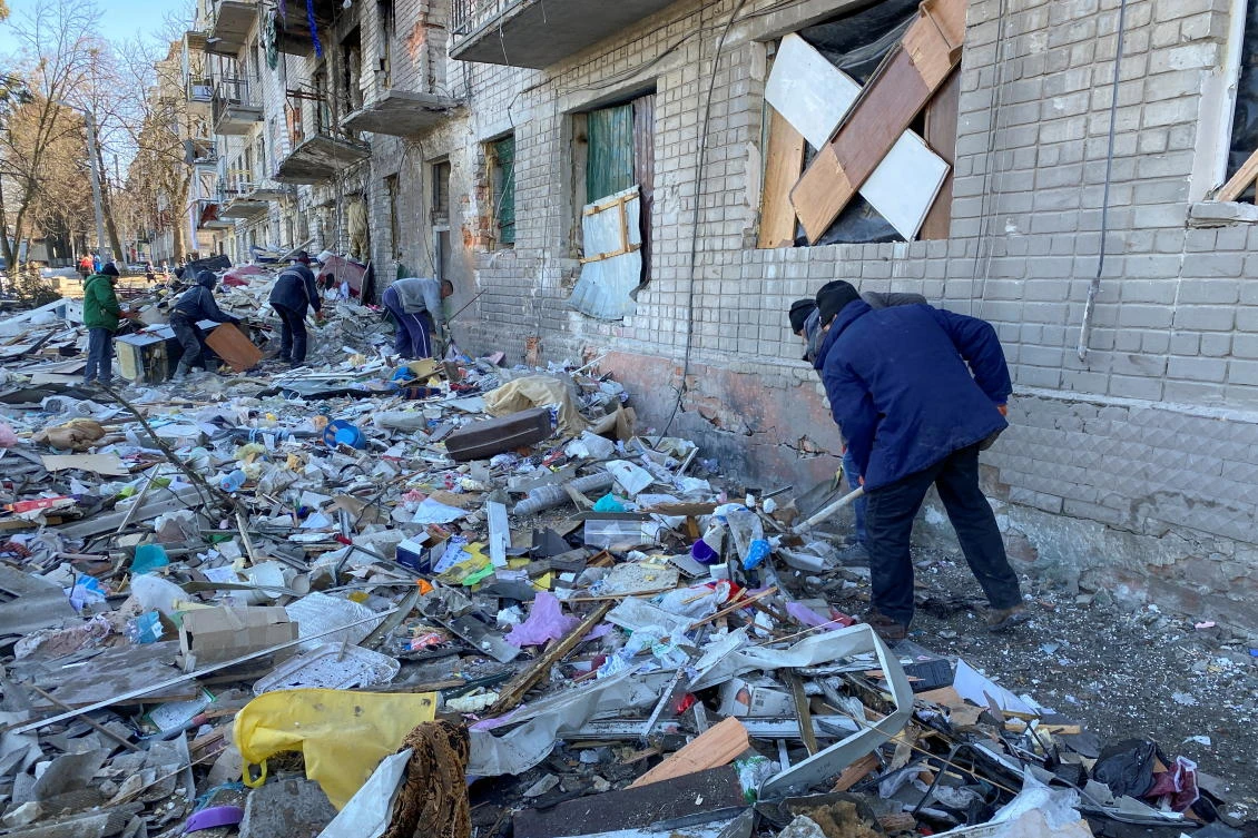 Fearing bombs and war, Kharkiv families spend a month underground