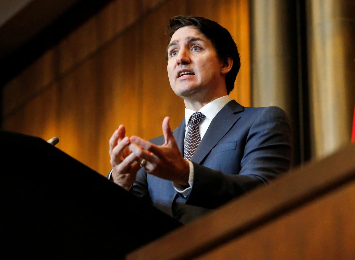 Canada torn between economy, climate in deciding oil project