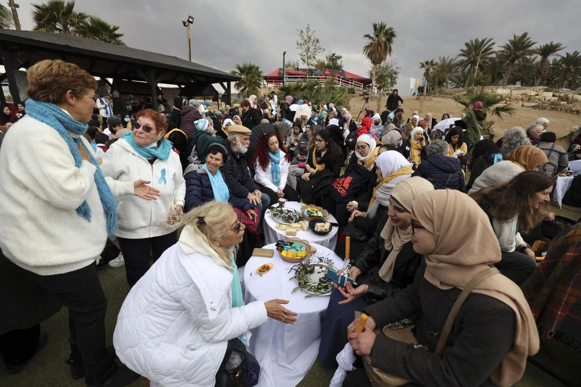 Israeli and Palestinian mothers gather for peace by Dead Sea