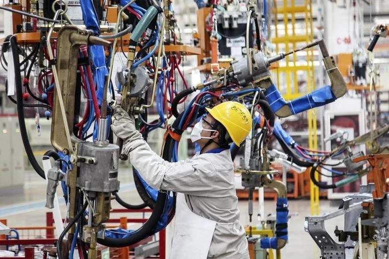 China industrial profit up but mired in single-digit growth