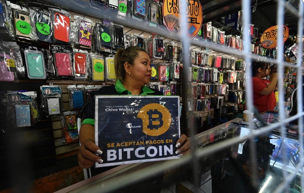 Bitcoin traded lower on March 30, dropping by 0.69 percent to $47,261.40 as of 8:00 a.m. Riyadh time. (File/AFP)