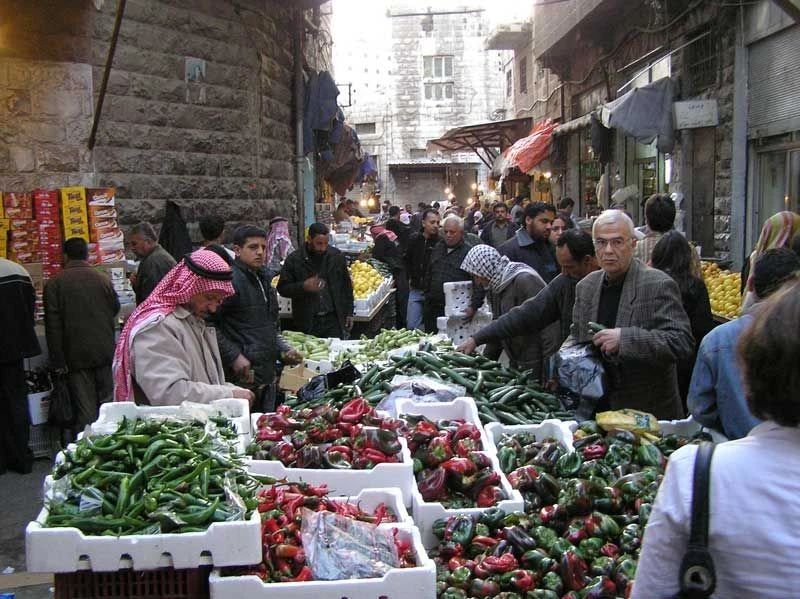 The increase is attributed to the rise in tax and non-tax revenues, by 668 million and 418 million Jordanian dinars respectively.