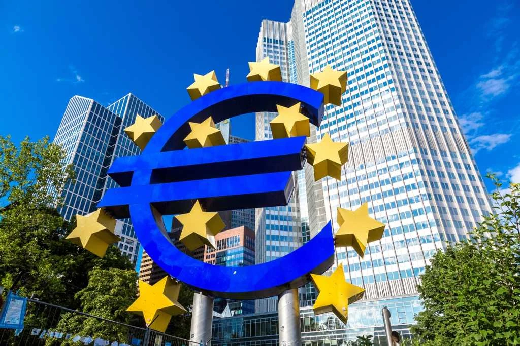 Cracks widen in eurozone as war in Ukraine rages on; Canadian dollar climbs to 5-month high — Macro Snapshot