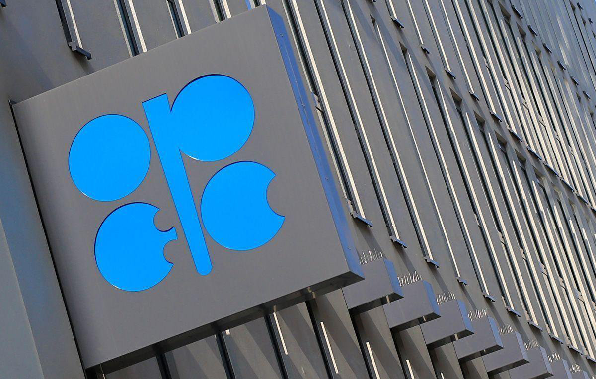 Emergency oil stockpile sales are like throwing deckchairs off the Titanic