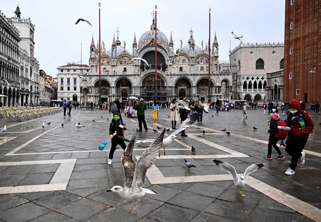 Daily coronavirus infections have risen again in Italy since the beginning of March, as they have in many other European countries. (AFP)