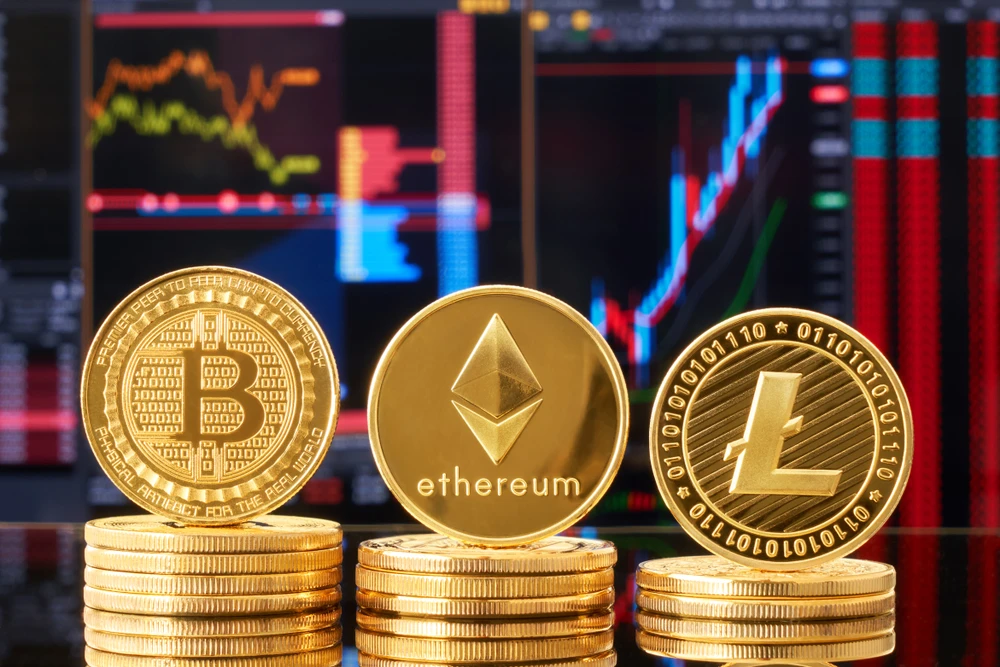 Bitcoin drops; Crypto adoption gains currency in 2021 – Crypto moves