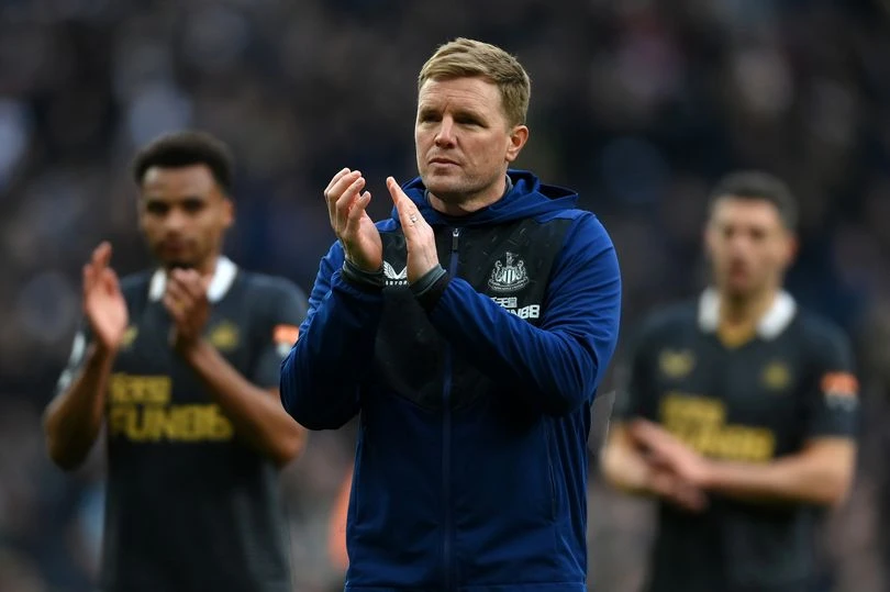 Eddie Howe salutes the fans after Newcastle United were beaten 5-1 by Tottenham Hotspur. (Getty Images)