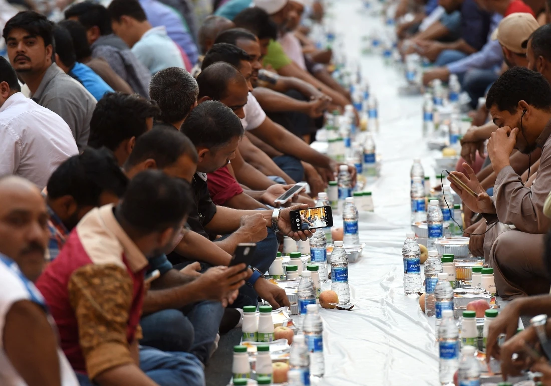 The table has been organized by Al Kharj Municipality in collaboration with several volunteers and private sector companies. (File/AFP)