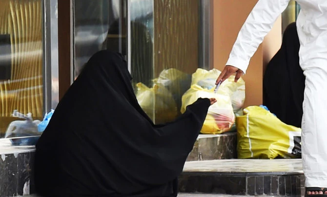 Saudi authorities warn against donating money to strangers due to potential ‘terrorism financing’