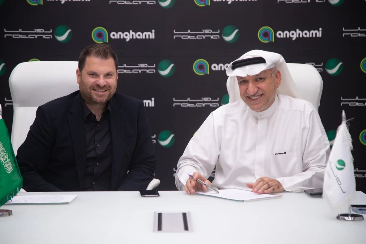 Partnership was finalized at a signing in Riyadh between Salem Al-Hindi (R), CEO of Rotana Music Holding, and Eddy Maroun (L), co-founder and CEO of Anghami. (Supplied)