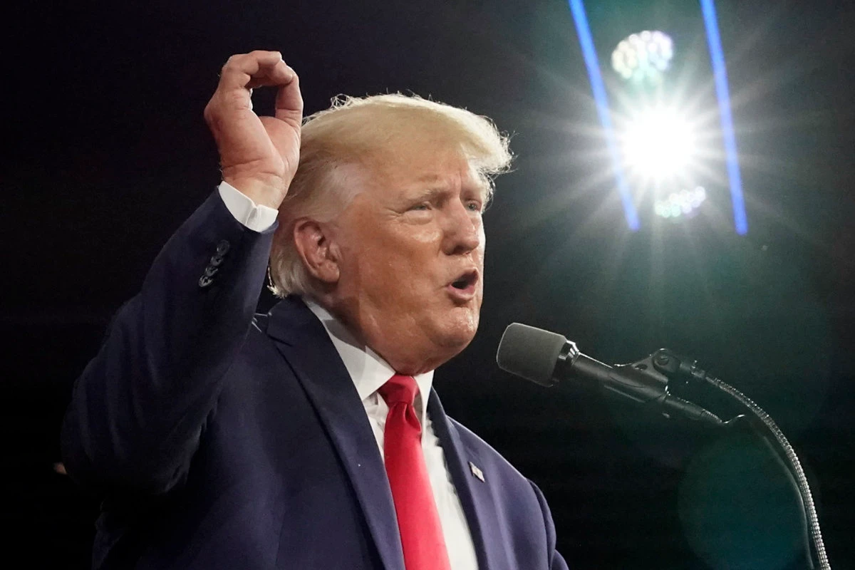 Trump criminal investigation is continuing, Manhattan district attorney says