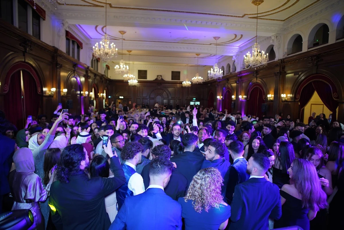 Arab students reunite in London to raise money for Yemen eye surgeries