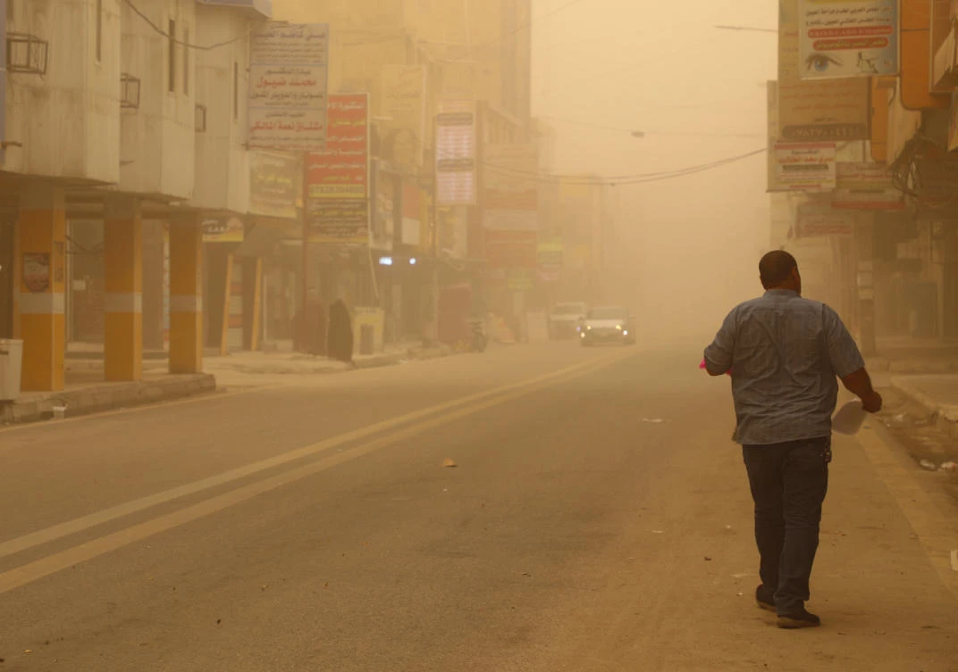 Dozens hospitalized as Iraq gripped by dust storm