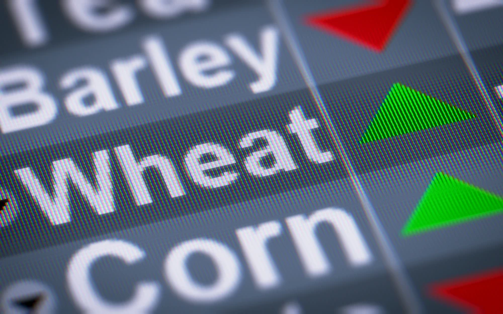 Commodities Update — Gold inches higher, grains firm, aluminium sinks on low demand worries