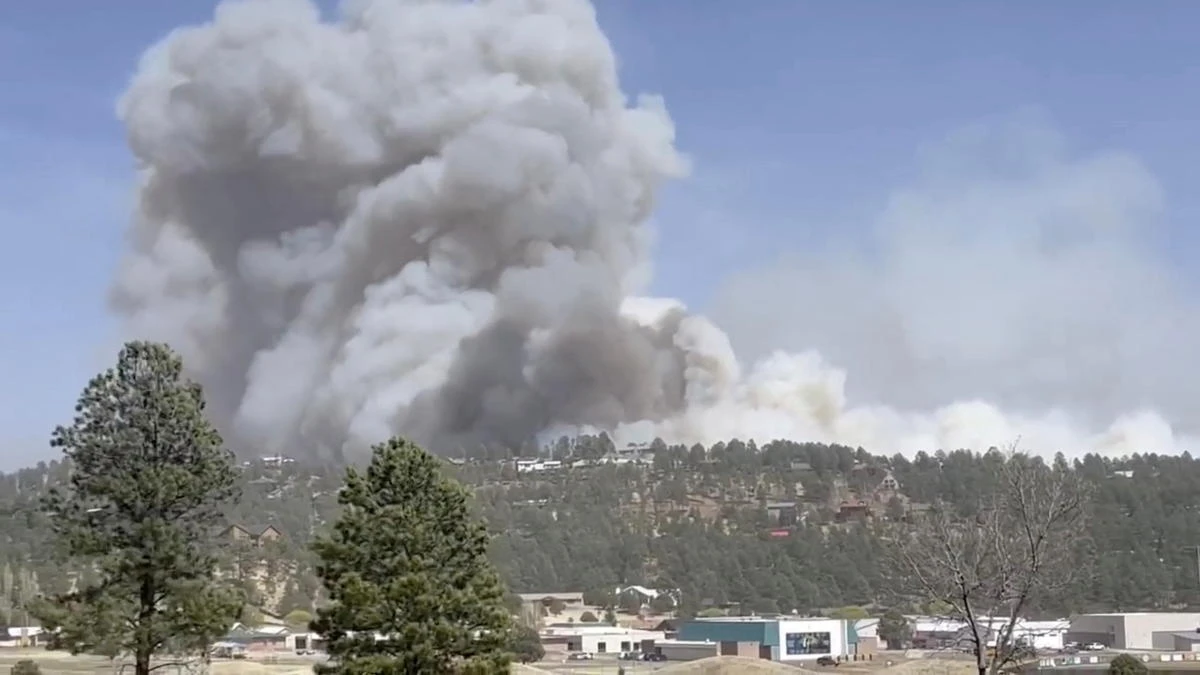 5,000 under evacuation orders as New Mexico wildfire rages