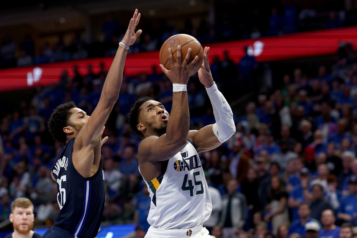 Timberwolves stun Grizzlies, Jazz beat Mavs in NBA playoff openers