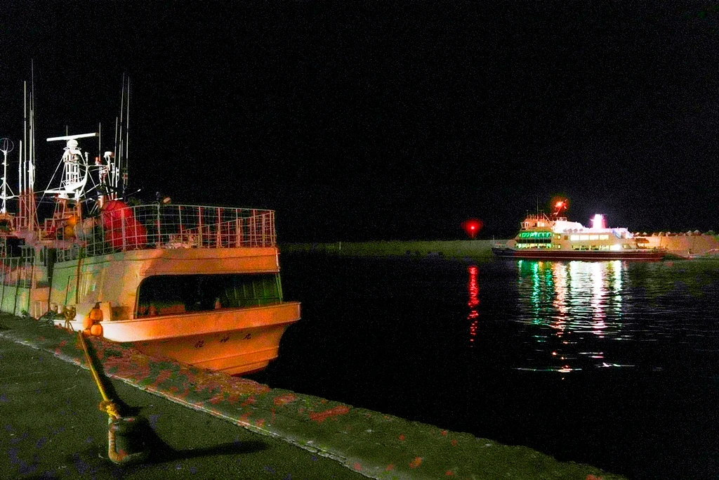 Tour ship with 26 people aboard loses contact off Hokkaido