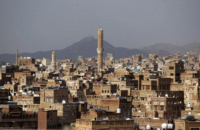 Fourteen foreign nationals who were held in Yemen and transferred them from Houthi-controlled Sanaa to Muscat. (File/AFP)